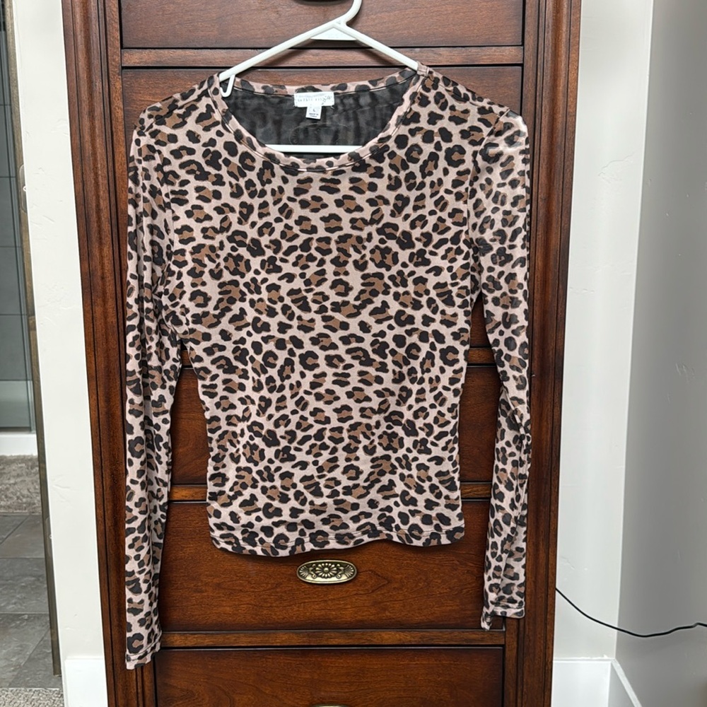 Orange kiss leopard nylon long sleeve size large